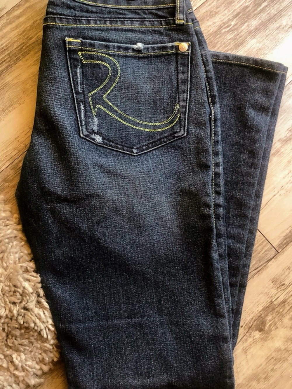 Rock & Republic Dark Wash Women's Jeans with Contrast Stitching ~ 25